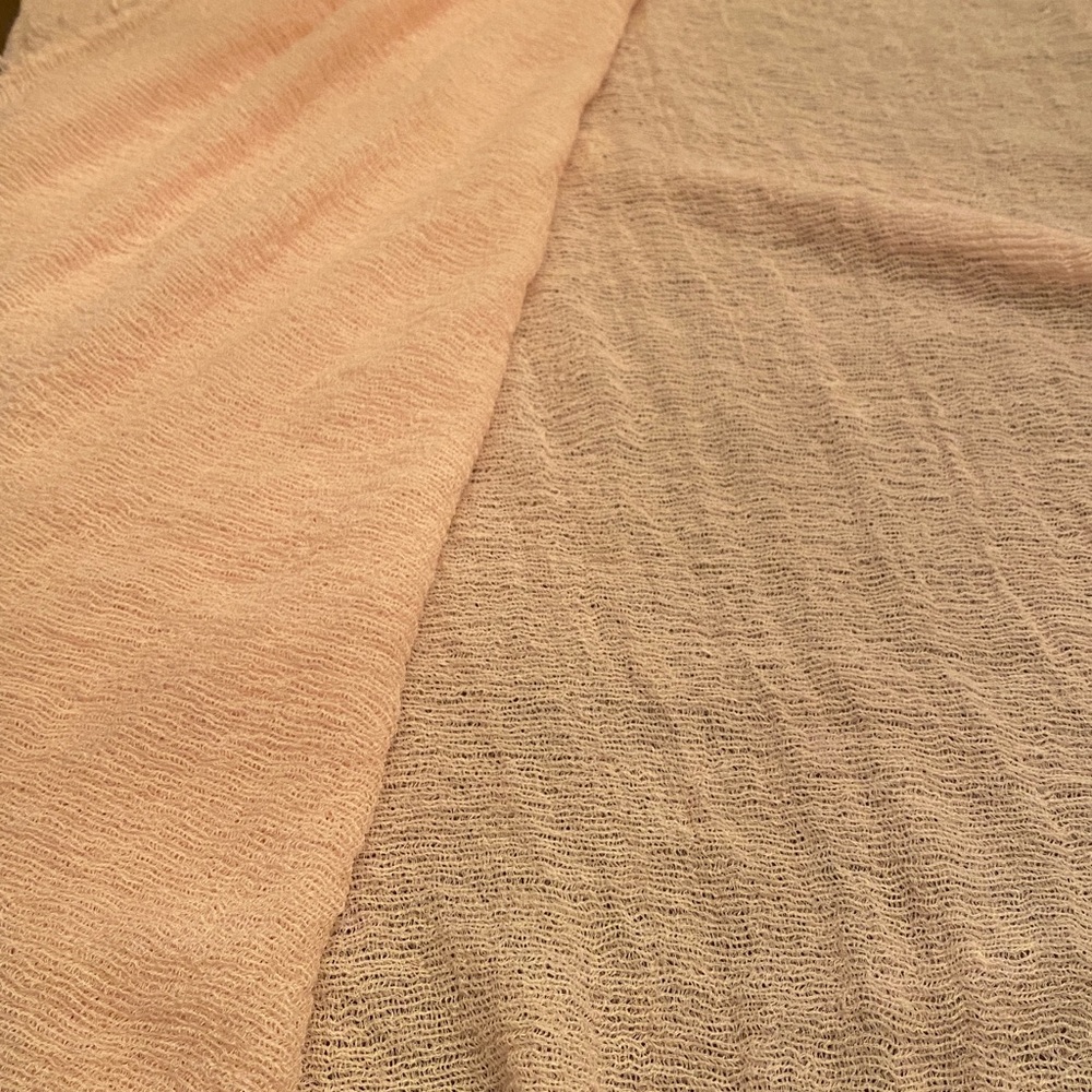 ECHO Peach Pink Large Loose Weave Scarf/ Wrap - Picture 9 of 9